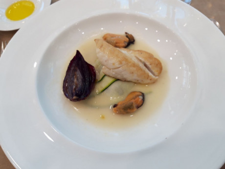 Hoy para comer acelgas hervidas y chuletón de vaca gallega vieja con seis semanas de maduración en cámara 151