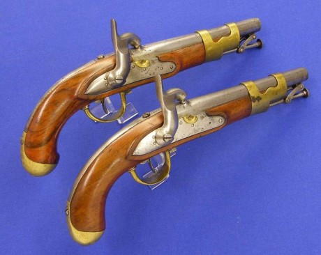Voy a colocar unas fotos de un arma larga alemana de llave de mecha del siglo XVI. 60