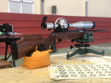 Vendo AA Pro sport en nogal y cal 4,5 preciosa !!! Muy cuidada solo usada para competir ,kit completo 10