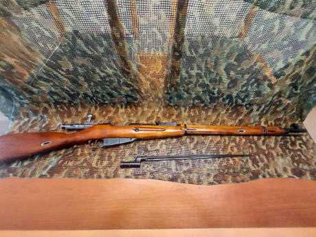 Buenas
Pongo a la venta mosin nagant año 1939 procedente de arsenal con números coincidentes. Bayoneta 02