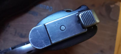Vendo de mi coleccion para hacer hueco en la licencia F mi P38 ac42...con la rareza de tener su cargador 00