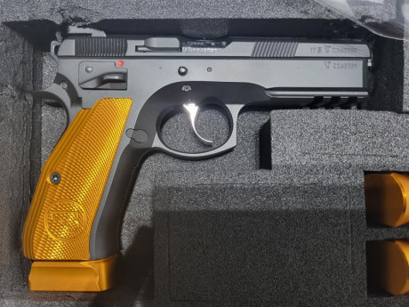 Vendo (Nuevo sin uso) pistola CZ 75 SP-01 Shadow Orange
Calibre 9mm Parabellum.
Guiada en F. El arma se 01