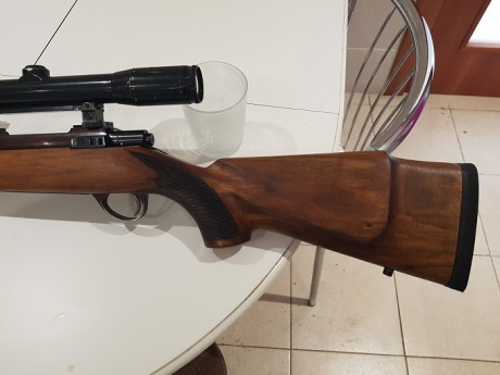 Hola a to2, vendo rifle Sako de cerrojo calibre 300wm, lleva bases/monturas Shuler y visor Zeiss de 1,5 02