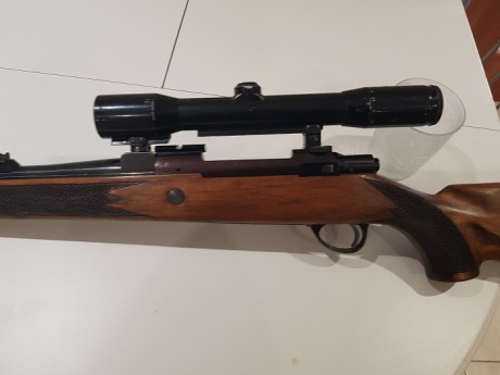 Hola a to2, vendo rifle Sako de cerrojo calibre 300wm, lleva bases/monturas Shuler y visor Zeiss de 1,5 01