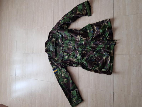 Chaquetón paracaidista británico original. Talla XL.
60  más el envío certificado por correos. 02