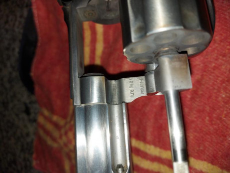 Buenas compañeros,

Un muy buen compañero del club me pide que ponga a la venta su revolver smith wesson 12