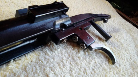 Vendo este rifle, fabricado en Namur, Belgica. Cerrojo tipo M98 afinado, con cañón de 56 cm.
Disparador 102