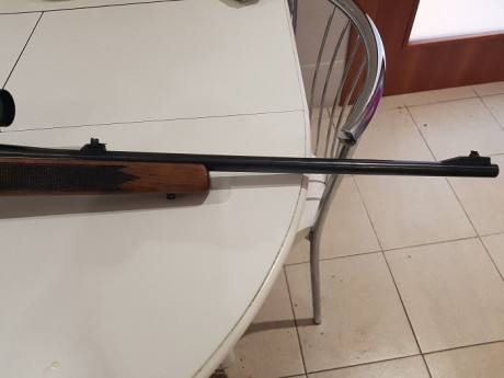 Hola a to2, vendo rifle Sako de cerrojo calibre 300wm, lleva bases/monturas Shuler y visor Zeiss de 1,5 10