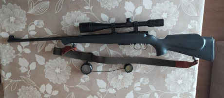 Buen día, para hacer hueco en Armero, vendo rifle Anschutz 1740, calibre 222 Rem., cargador de 3 disparos, 00