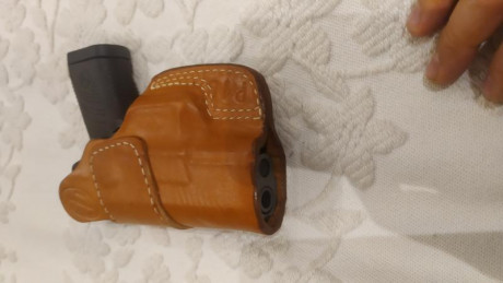 Vendo funda de cuero marrón de alta calidad para portar arma por el interior del pantalon con sujeción 10