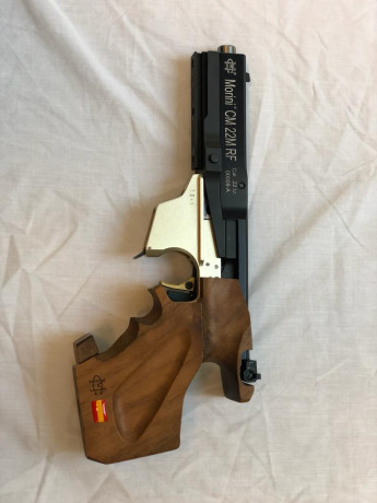 Vendo pistola Morini Mod. CM 22 M RF del calibre 22, prácticamente nueva. Precio 700€ La pistola se encuentra 01