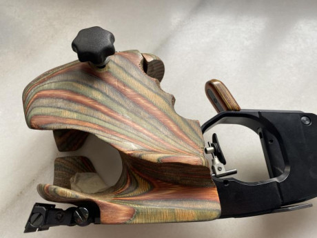 Vendo Steyer de Libre excelente estado , muchísima precisión, empuñadura adaptable completa incluido do 01