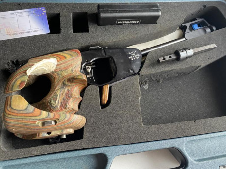 Vendo Steyer de Libre excelente estado , muchísima precisión, empuñadura adaptable completa incluido do 00