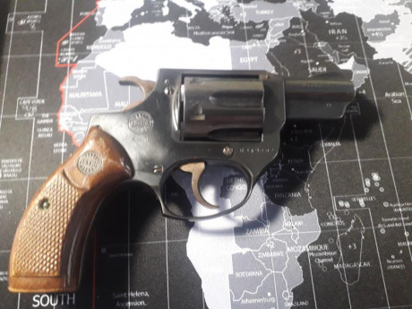 Por jubilación  un compañero me pide que le ponga en venta su arma particular. Se trata de un revolver 00