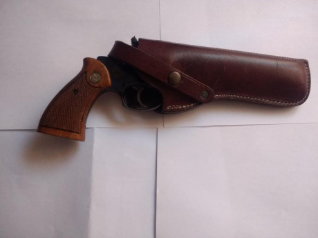 Buenas compañeros,
Busco revolver del 22 lr de 6", estilo astra Cadix, llama comanche etc. A poder 42