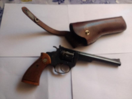 Buenas compañeros,
Busco revolver del 22 lr de 6", estilo astra Cadix, llama comanche etc. A poder 40