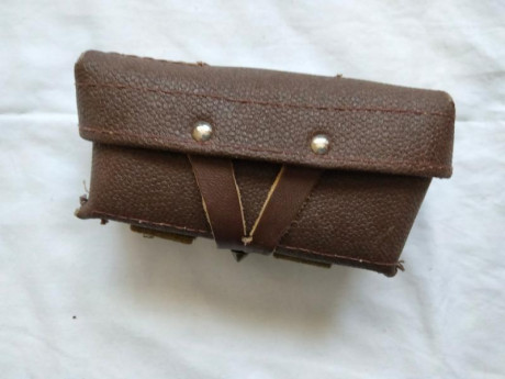 Hola , vaciando vitrinas vendo esta militaria Rusa 

Budionovka Rusa de lana años 30 Replica , 48 euros
Marmita 40