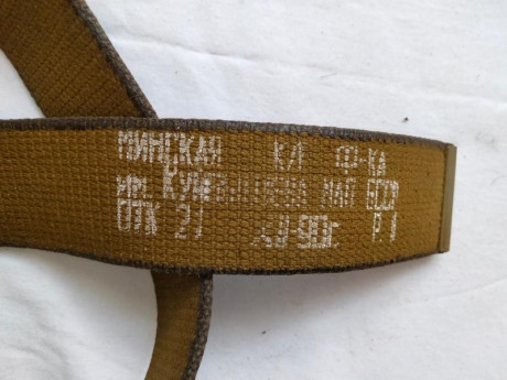 Hola , vaciando vitrinas vendo esta militaria Rusa 

Budionovka Rusa de lana años 30 Replica , 48 euros
Marmita 52