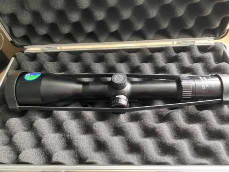   En venta visor Zeiss Diavari M. 3-12x56, T *.
Con bases Blaser.

El visor esta nuevo, no se ha usado. 01