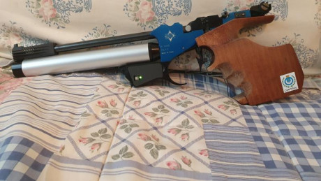 Vendo Pistola de Aire MATCH GUNS HYBRIDA,Disparador Electronico y Mecanico,2 Botellas Poco uso,esta impecable 01