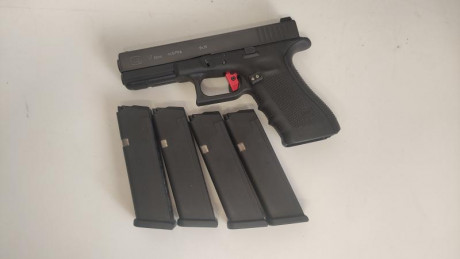 Vendo Glock 17 4gen más cuatro cargadores, único dueño la compré para iniciarme en el ipsc pero enseguida 02