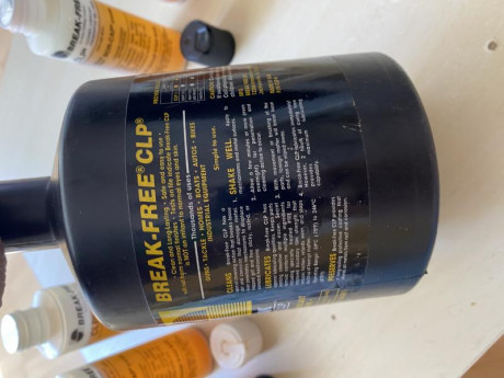Aceite para armas Break Free CLP  
Limpia, lubrica y protege
Apto para todo tipo de superficies metálicas
Mil-Spec 11