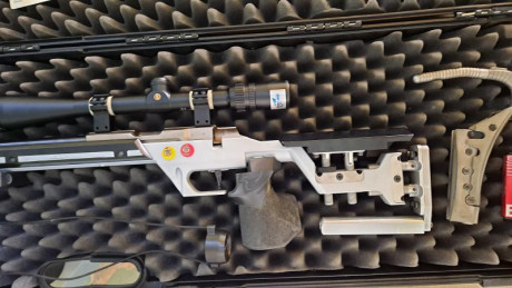 En venta Bushnell Elite 8-32x40 en perfecto estado y con complementos (parasol, monturas) el de toda la 02