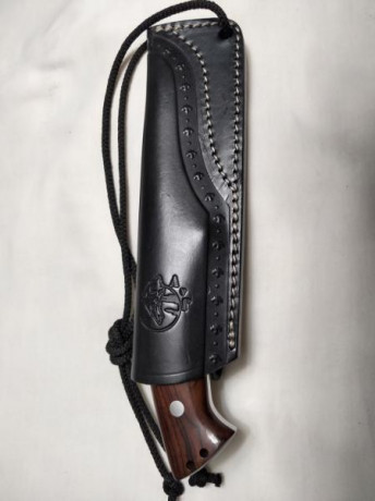 Vendo este cuchillo J&V volcano , nuevo  sin uso  , con su caja . Esta en Valencia y el precio 65€ 00
