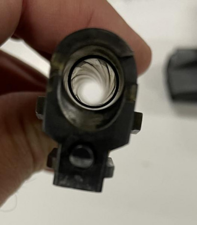 En venta Beretta 92FS, en estado de re-estreno. Con dos cargadores 500€ más envío si fuera necesario. 10