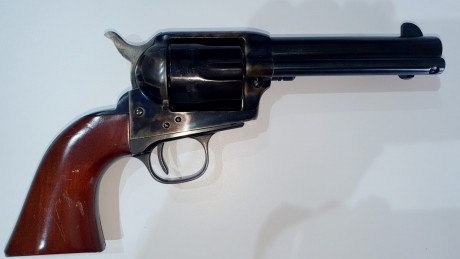 UBERTI PACEMAKER 45LC guiado en AER.
Comprado de capricho y sólo estrenado.
Funda de regalo.
El arma está 01
