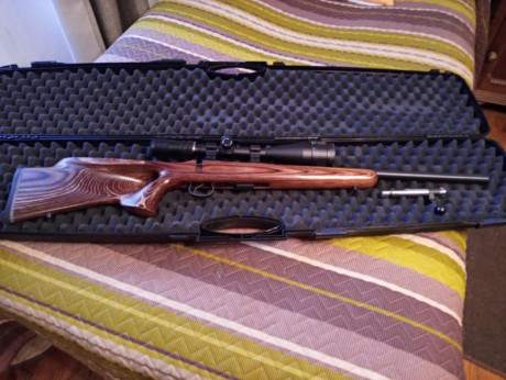 Buenos dias, vendo Rifle Ceska CZ 455 Thumbhole de cerrojo, calibre 22LR, cañon pesado, con visor Tasco 02