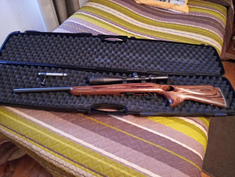 Buenos dias, vendo Rifle Ceska CZ 455 Thumbhole de cerrojo, calibre 22LR, cañon pesado, con visor Tasco 01