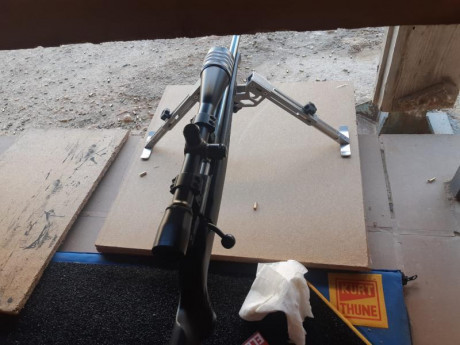 Se vende bipode y colchoneta para F class por no ser mi modalidad conjunto por 200 € precio no negociable 02