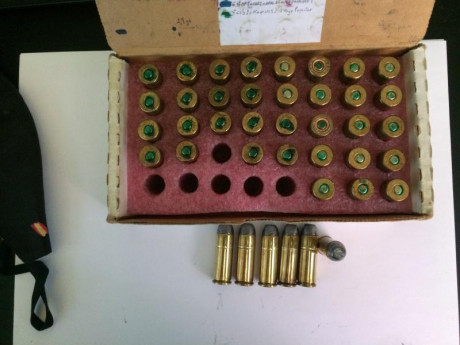Ya está vendido.Vendo (muy a mi pesar) revolver Uberti 45LC cañón 7,5 pulgadas.No voy a decir que está 20