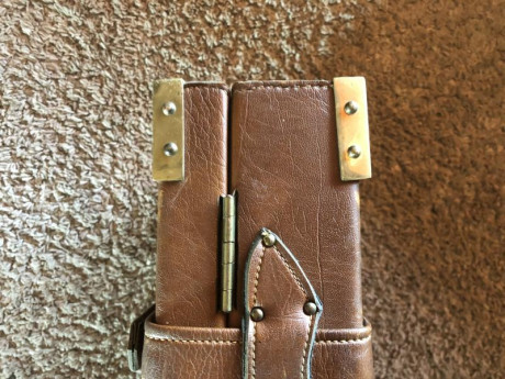 Vendo maletín antiguo para escopeta paralela. 200€. 00
