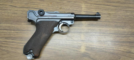 Buenos días, lo dicho, pongo a la venta mi Luger P08  Mauser codigo 42  numero de serie 2991 del 9mm, 02