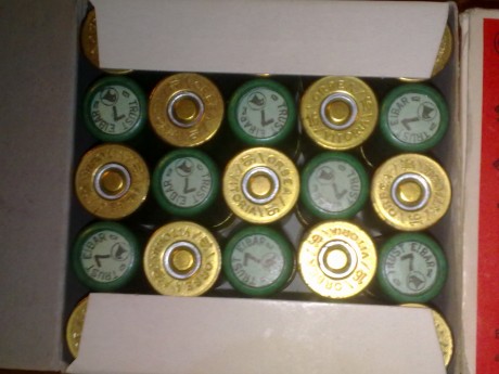 Saludos,

Me han regalado unos cuantos cartuchos de carton viejos, que pasan a la coleccion...me apasionan 101