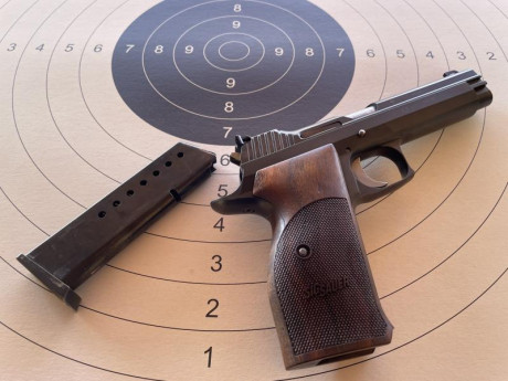 Vendo pistola de 5 pulgadas SIG-SAUER P210 target, guiada en “F”, arma ideal para competir en 9 mm. es 01