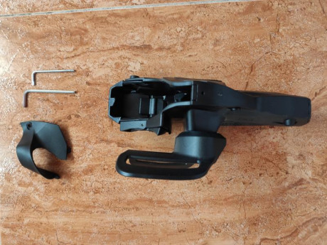 Vendo funda de servicio nivel 3 marca Vega Holster DCH8 Cama Holster para Beretta 92FS, menos de un año 01