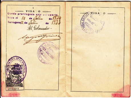  EN RECUERDO Y HOMENAJE A LOS QUE YA NO ESTÁN. 

Si pones en  GOOGLE    PASAPORTES EN LA MEMORIA   da 02