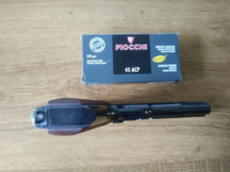Vendo colt 45acp estado impecable.año 1957.600 euros 02