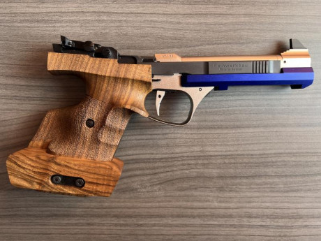 Vendo Feinwerbau AW93 light. Comprada nueva por mi hace 3 años en los que habre pegado unos 1500 tiros 00