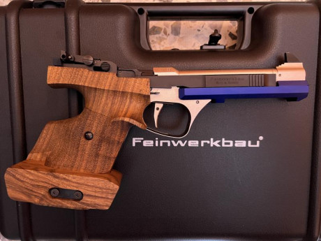 Vendo Feinwerbau AW93 light. Comprada nueva por mi hace 3 años en los que habre pegado unos 1500 tiros 12