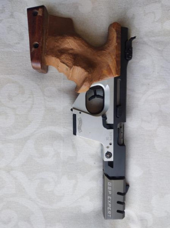 Por dejar la afición, vendo esta pistola.

 Walther GSP Expert Cal .22.   Cachas talla M pasada a L con 02