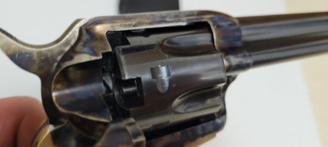 Vendo revolver cattleman Uberti 1873, avancarga calibre 44, muy poco uso, cañon de 5 1/2", matales 11