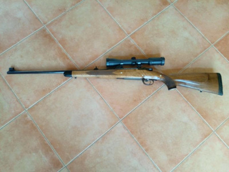 Rifle Zastava M 70, calibre 8 x 57, con visor Kahles Helia C 1,5 - 6 x 42, monturas giratorias Mak. Culata 01