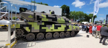 Saludos, carristas.

En la reciente feria Eurosatory 2022 han habido varias novedades en el tema de los 12