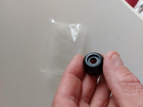Hola a todos 
A ver si me podéis ayudar 
Compre las piezas de las fotografías adjuntas hace un tiempo 01