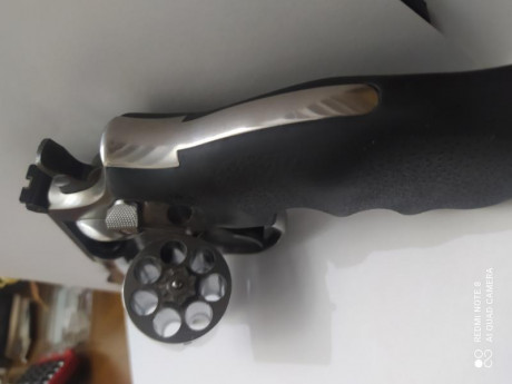 Vendo revòlver de la marca Smith and Wesson  686-5 Plus de 4 pulgadas  calibre 357  Magnum y tambor de 01