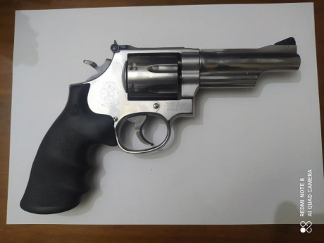 Vendo revòlver de la marca Smith and Wesson  686-5 Plus de 4 pulgadas  calibre 357  Magnum y tambor de 00